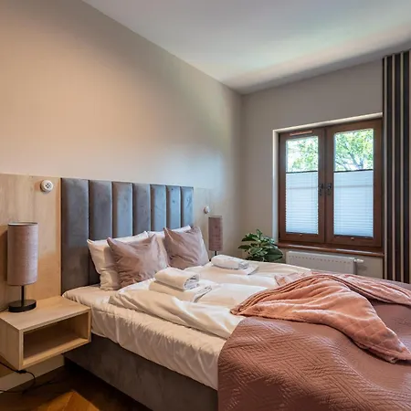 Apart-invest Park B6 شكلارسكا بوريبا